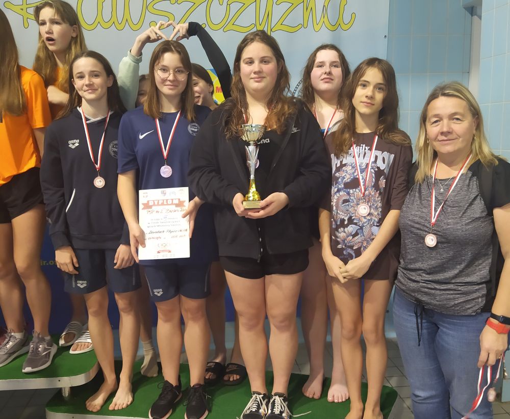 PSP nr 2 na podium Finału Świętokrzyskich Igrzysk Młodzieży Szkolnej w pływaniu